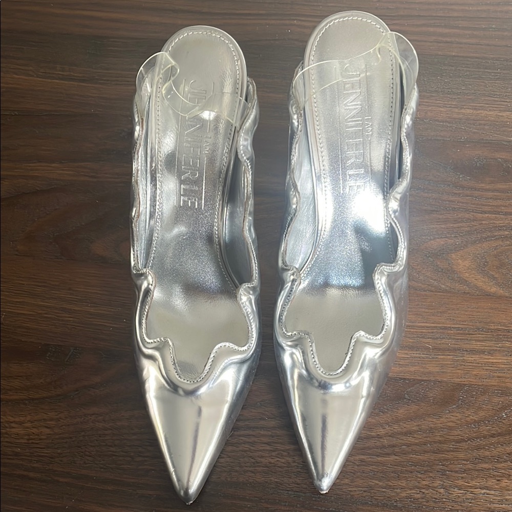 I am Jennifer Le stilettos